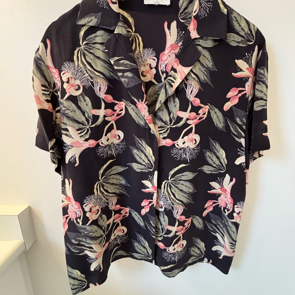 ARITZIA Babaton Floral Shirt, Relaxed Fit Sz S. - Picture 3 of 8